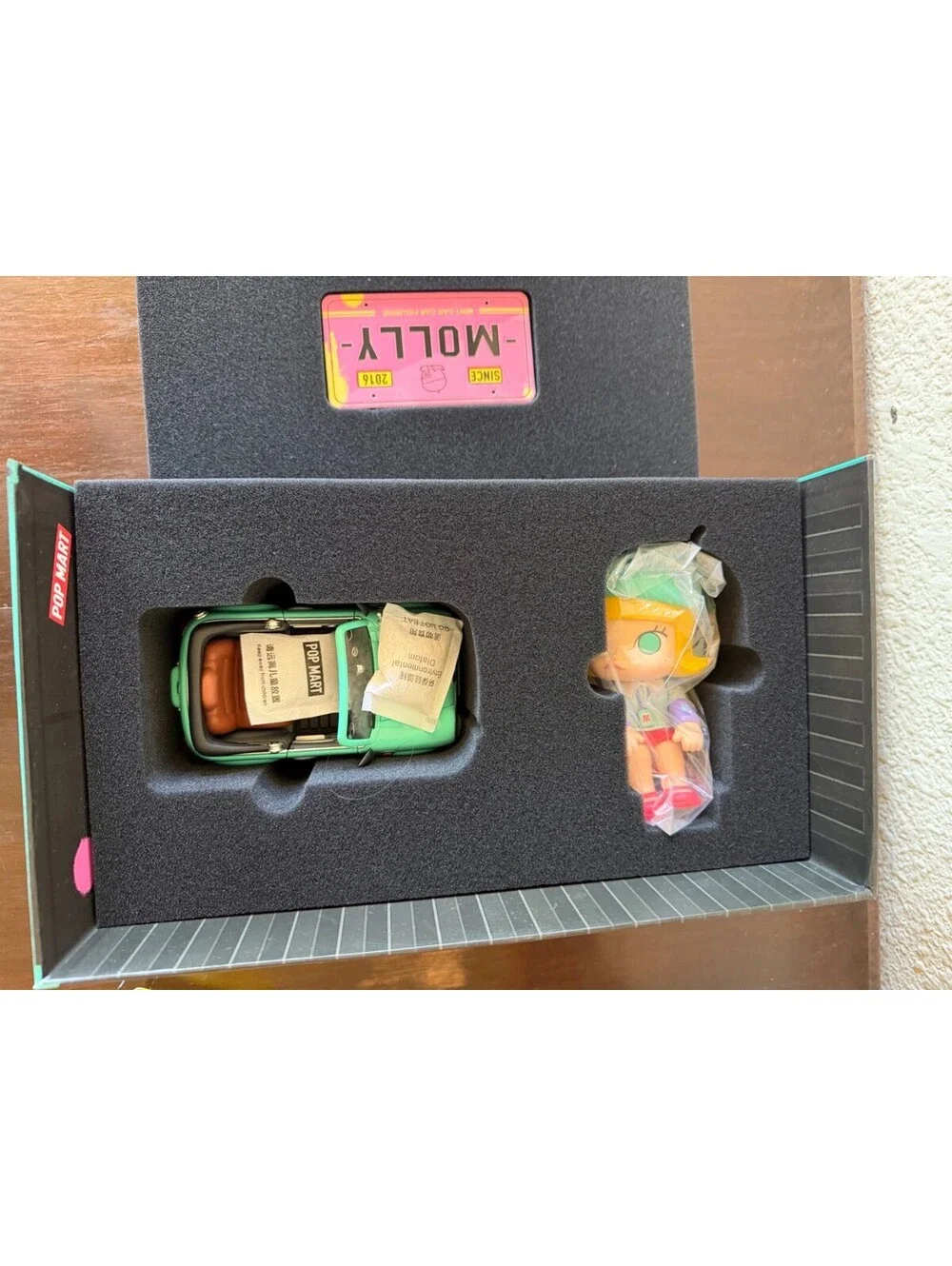 Pop Mart Kennyswork Molly Mint Car Car Mini Figure Art Toy New